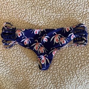 Acacia bikini bottom -M